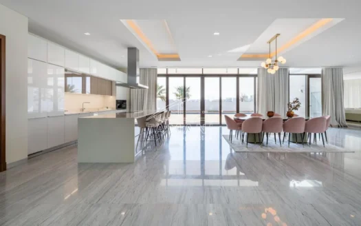 Crystal Lagoon view Corner Large Plot 8BR Contemporary