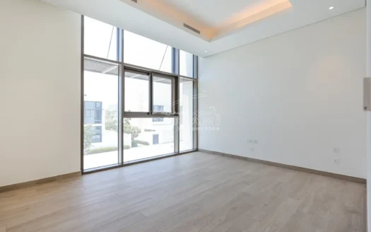 Brand New Prime Location Crystal Lagoon View