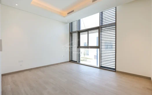 Brand New Prime Location Crystal Lagoon View